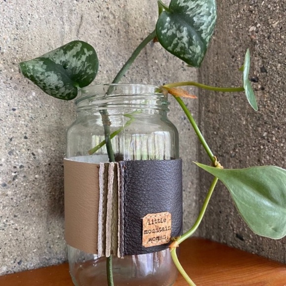 Leather Handcrafted “Coliseum” Propagation Vase - Picture 3 of 11